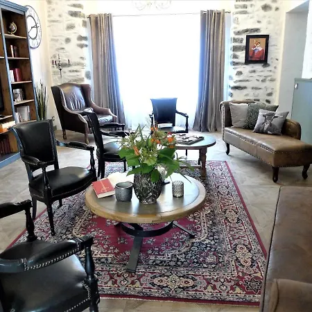 Les Terres D'aramis: Maison D'hotes A בית הארחה 2*